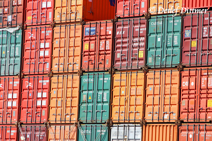 Container im Hafen von Hamburg