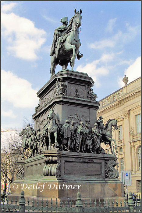 das Reiterstandbild "Friedrich der Große" in Berlin