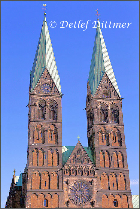 der St. Petri Dom in der Altstadt von Bremen